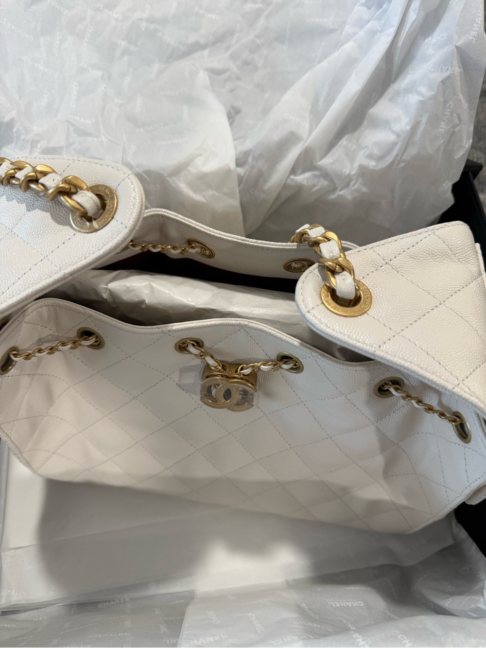 New CHANEL hobo 25- White caviar